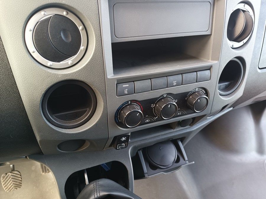 Фото ГАЗ А21R32 100