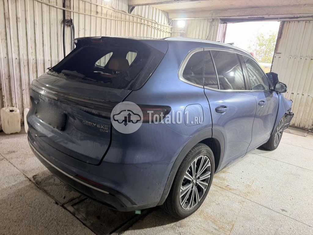 Фото Geely EX5 2