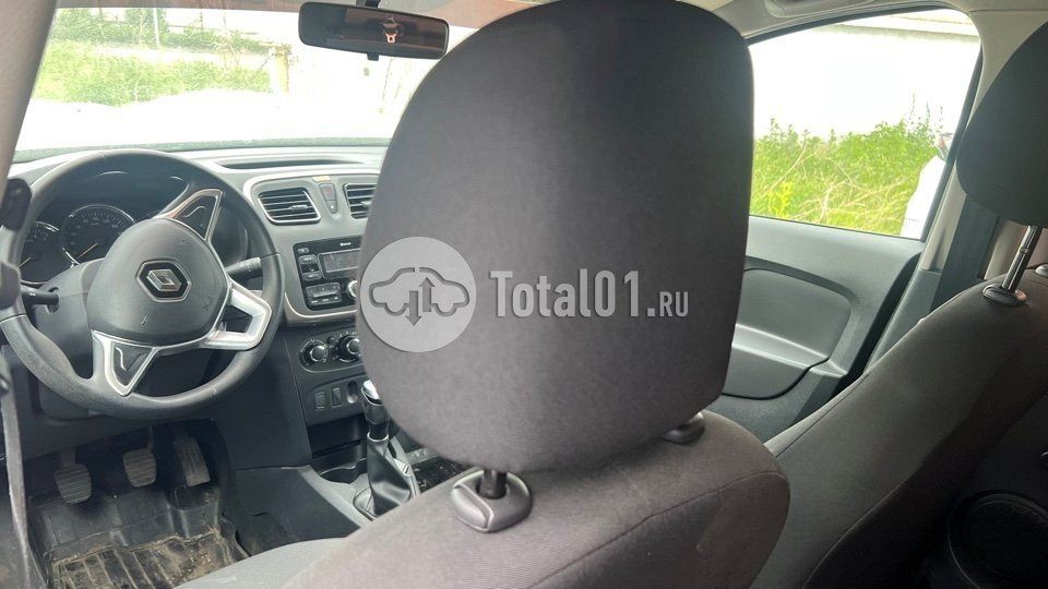 Фото Renault Logan 8