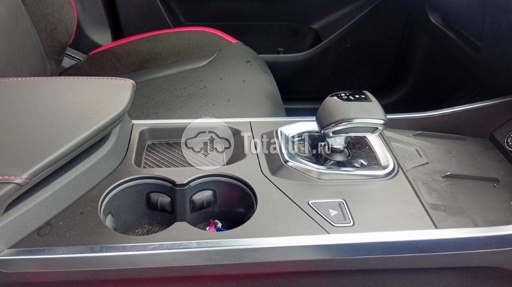 Фото JETOUR Dashing 62