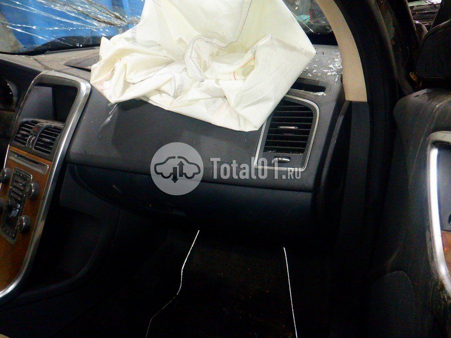 Фото Volvo XC60 28
