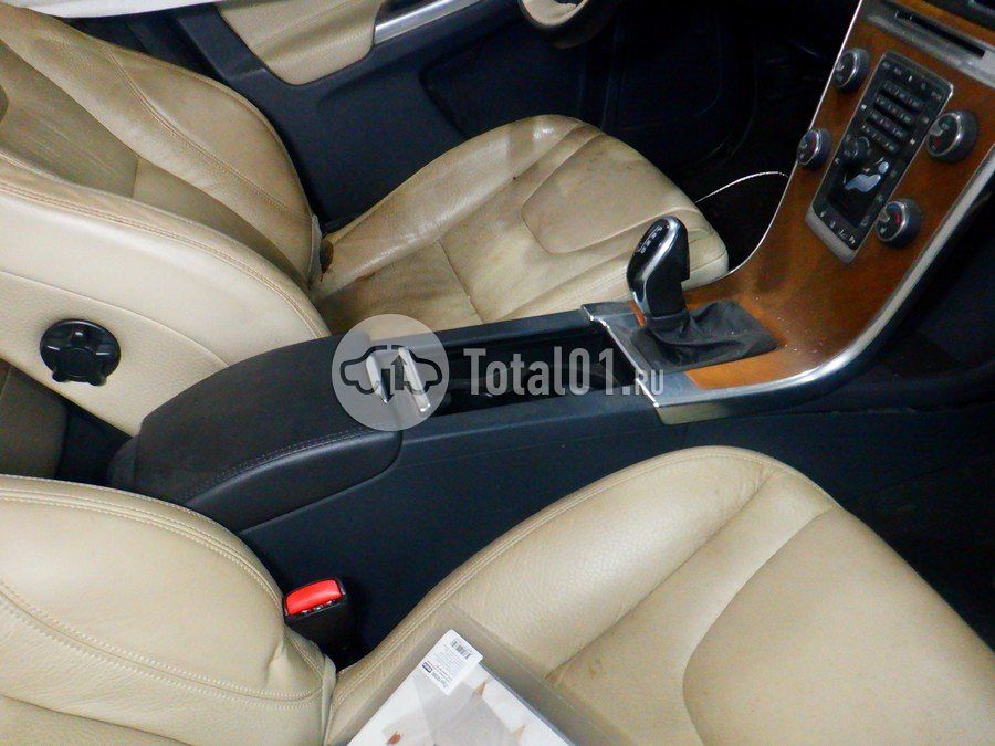 Фото Volvo XC60 32