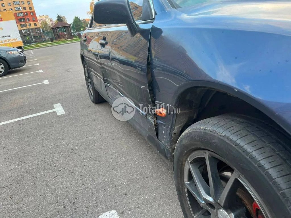 Фото Mitsubishi Diamante 10