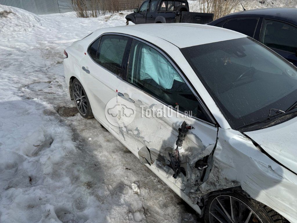 Фото Toyota Camry 16