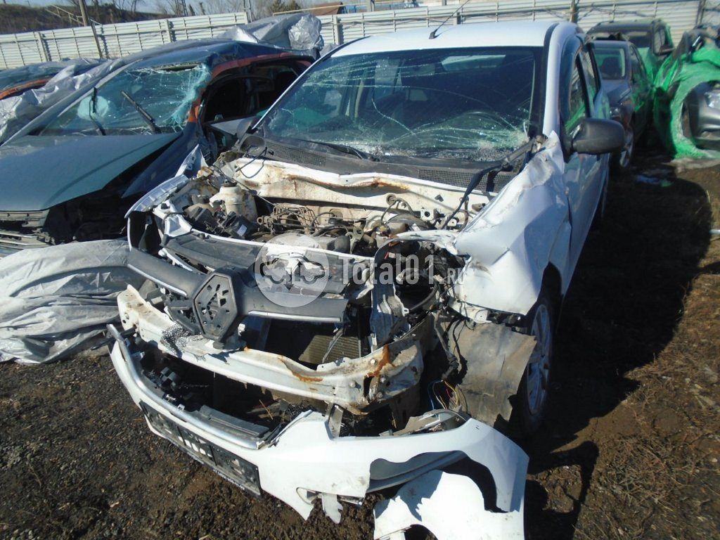 Фото Renault Logan 4