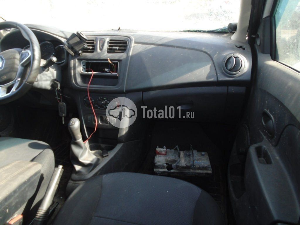 Фото Renault Logan 142