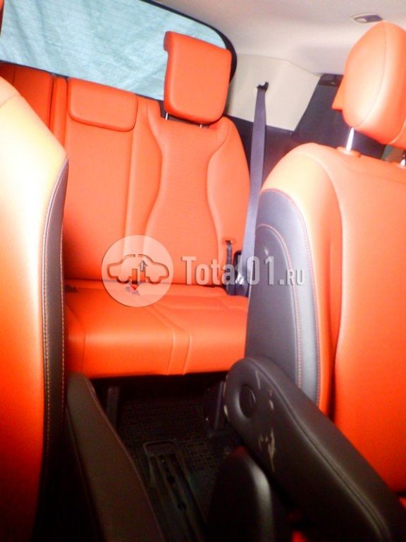 Фото KIA Carnival 60