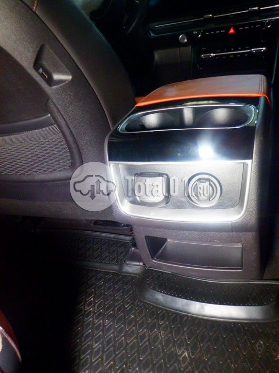 Фото KIA Carnival 68