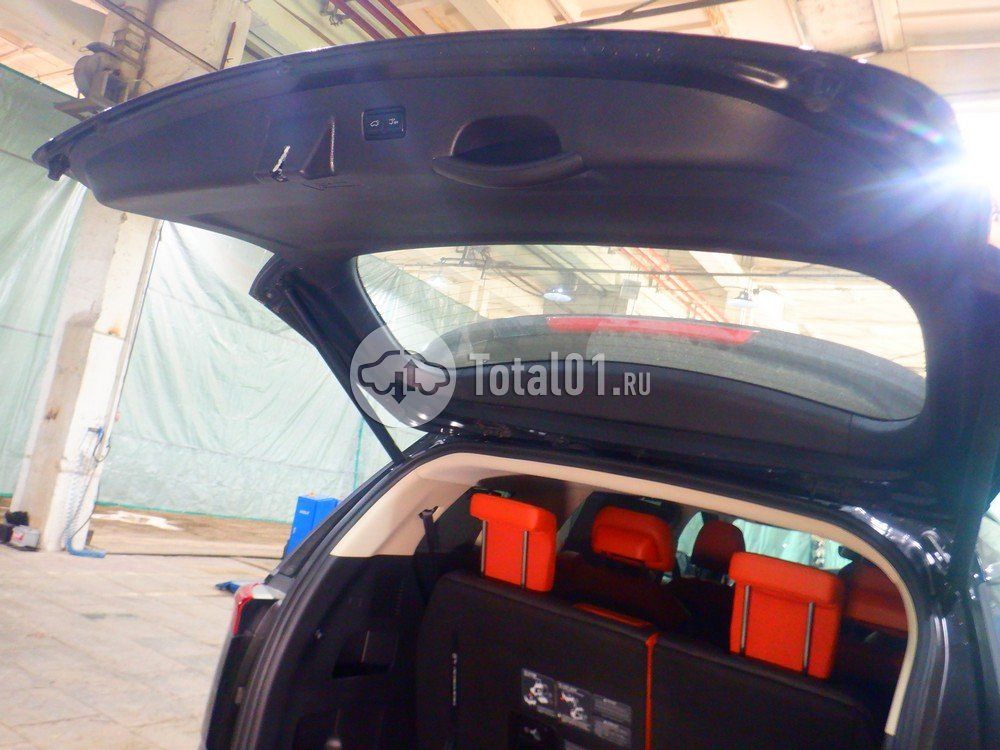 Фото KIA Carnival 74