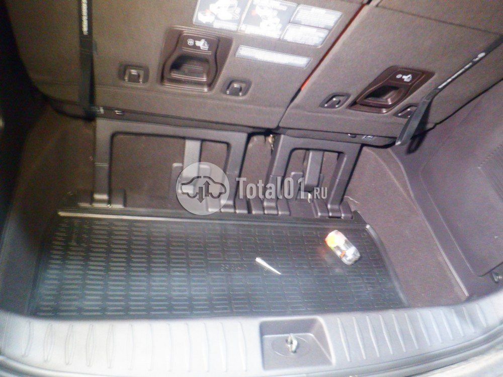 Фото KIA Carnival 84