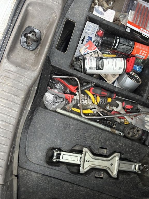 Фото Nissan Tino 8