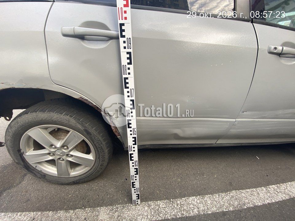 Фото Mitsubishi Airtrek 10