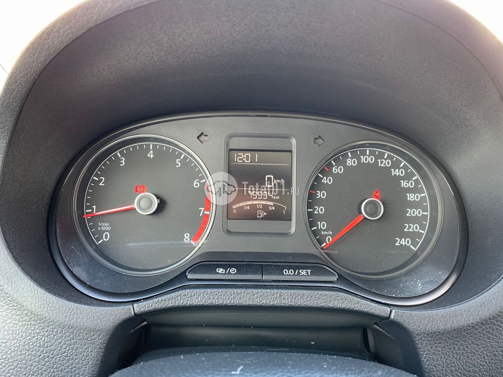 Фото Volkswagen Polo 26