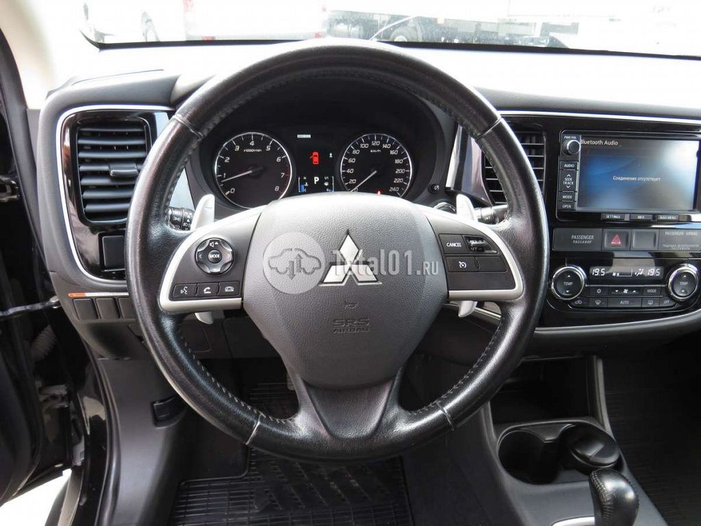 Фото Mitsubishi Outlander 14