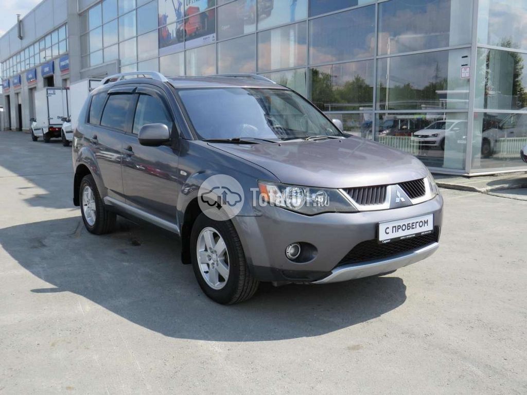 Фото Mitsubishi Outlander 2
