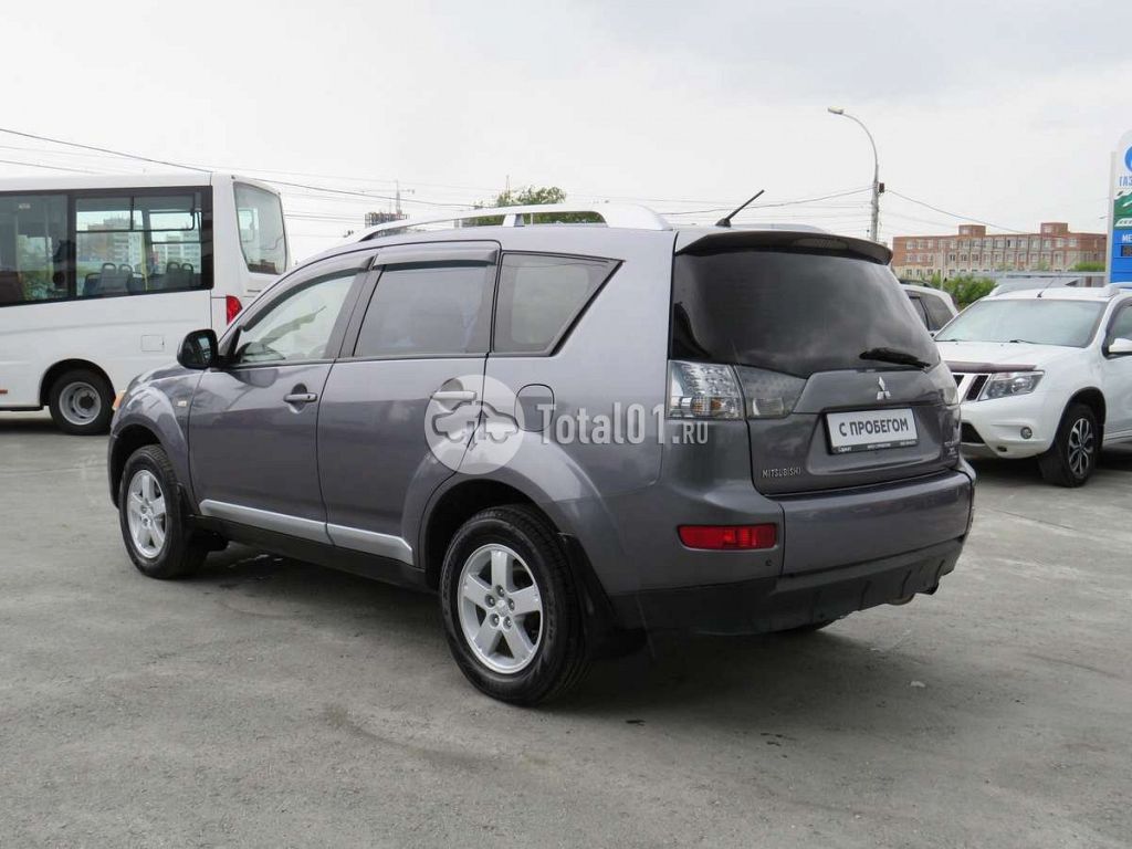 Фото Mitsubishi Outlander 6