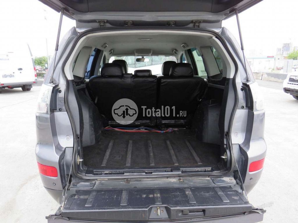Фото Mitsubishi Outlander 12