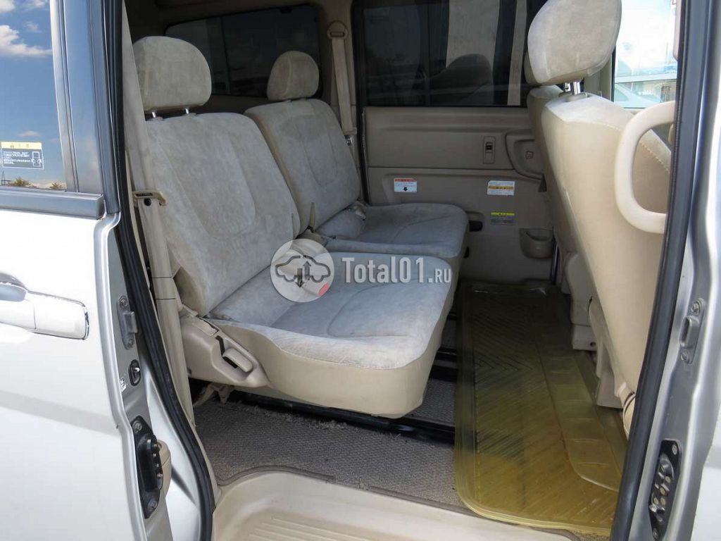 Фото Nissan Serena 16