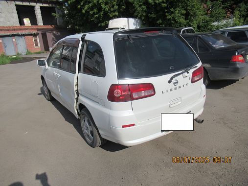 Купить Nissan Liberty