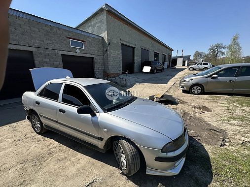 Купить Mitsubishi Carisma