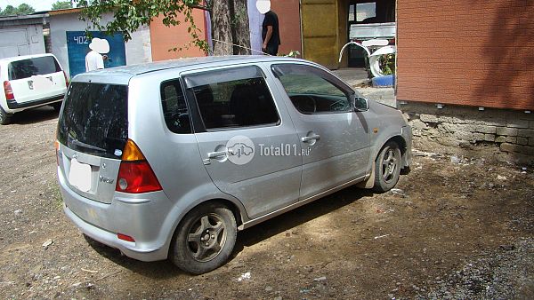 Купить Daihatsu YRV