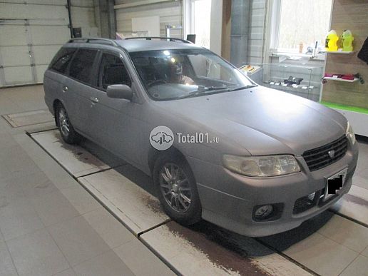 Nissan Avenir