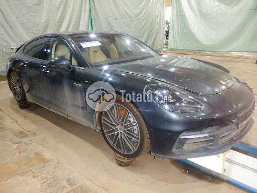 Porsche Panamera 4